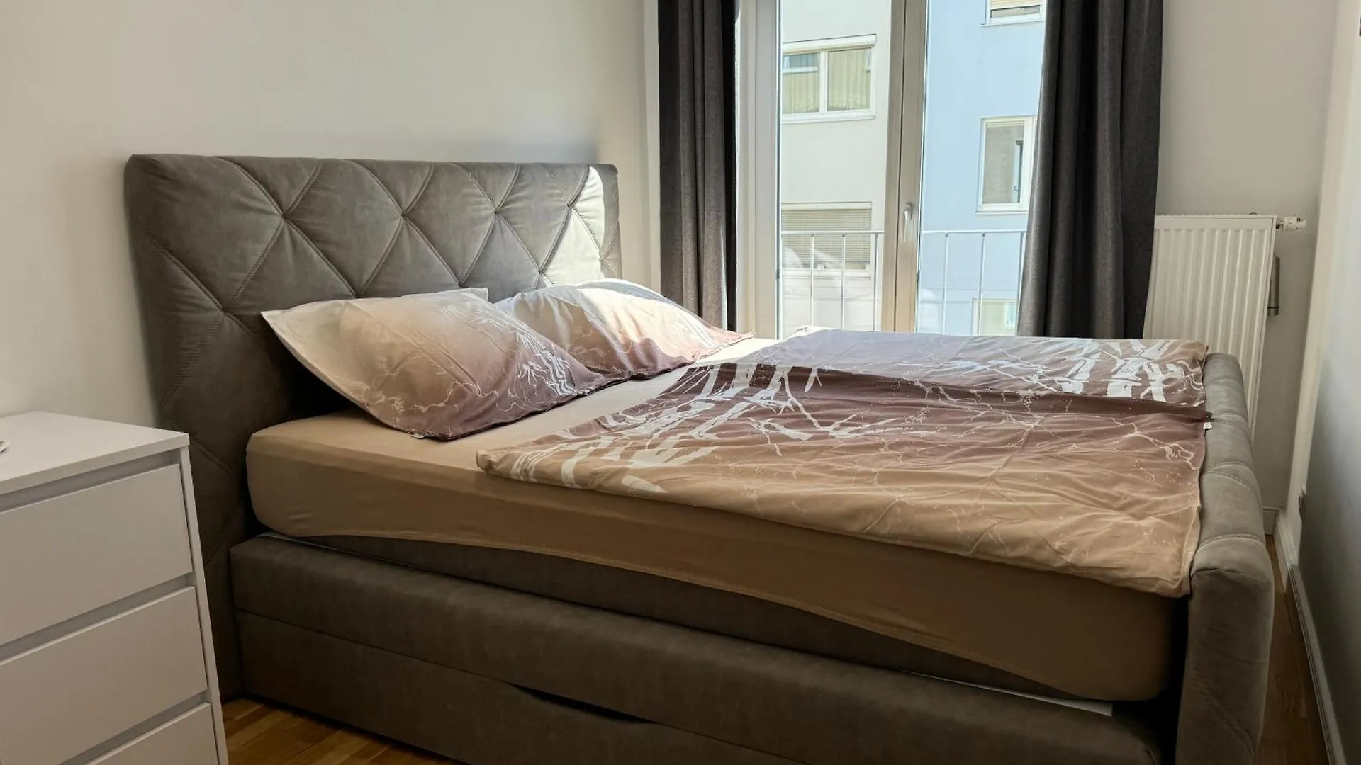 Gemuetliche 2- Zimmer Apartment Nahe Neuen Donau Wenen